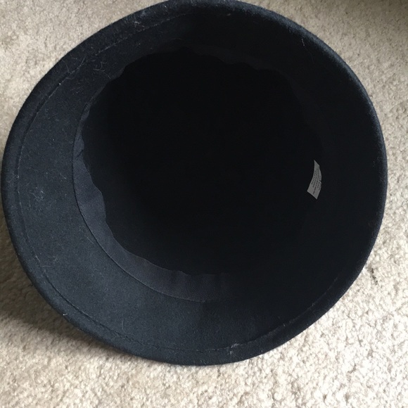Black wool bowler/circle hat - Picture 2 of 4